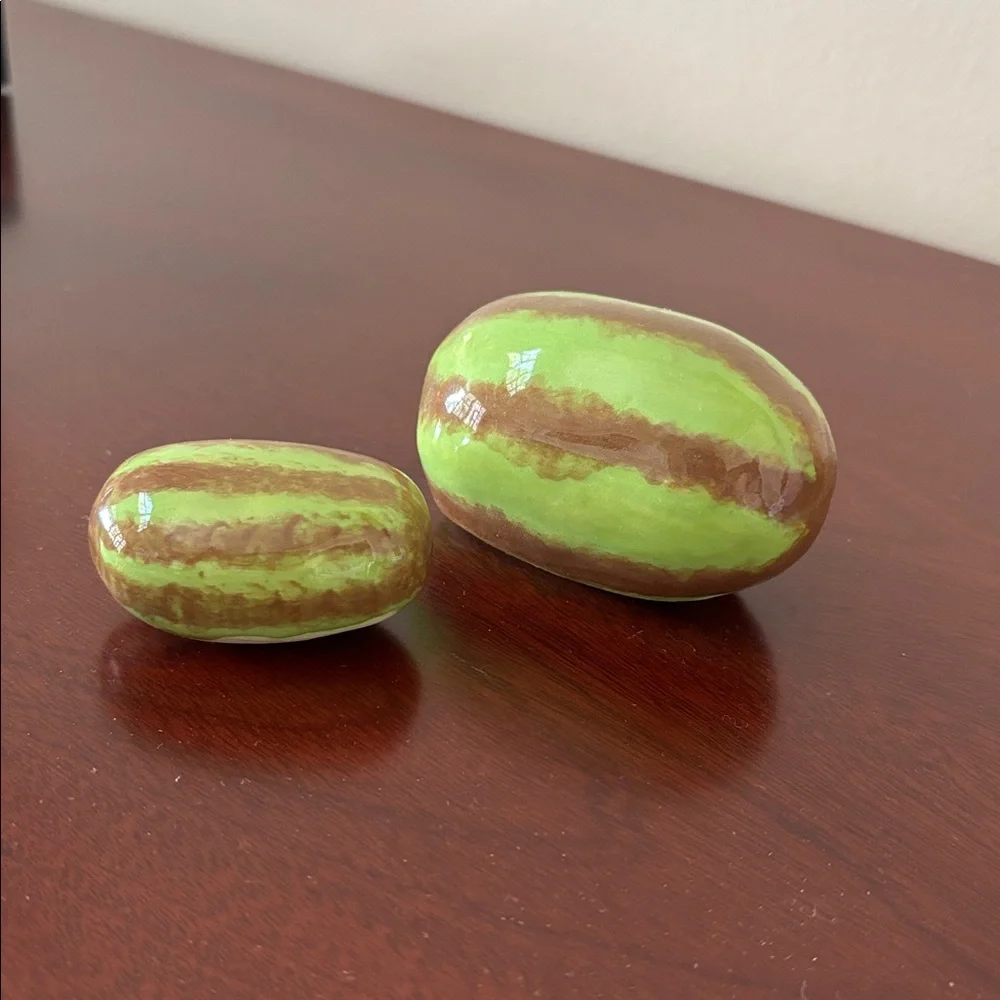 Ceramic green fruit set